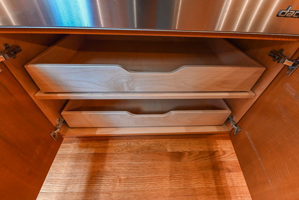 Custom Transitional Kitchen with Island, Granite Countertops and Complete Appliance Package