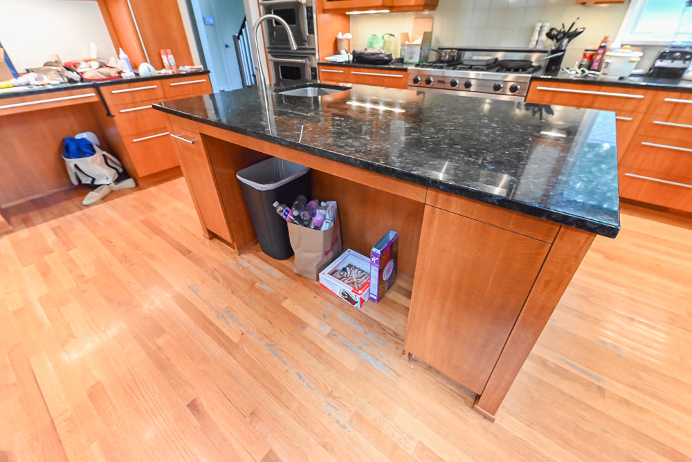 Custom Transitional Kitchen with Island, Granite Countertops and Complete Appliance Package