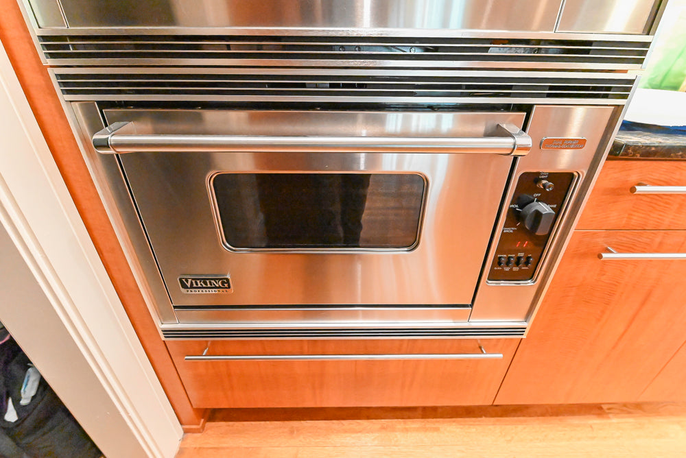 Custom Transitional Kitchen with Island, Granite Countertops and Complete Appliance Package