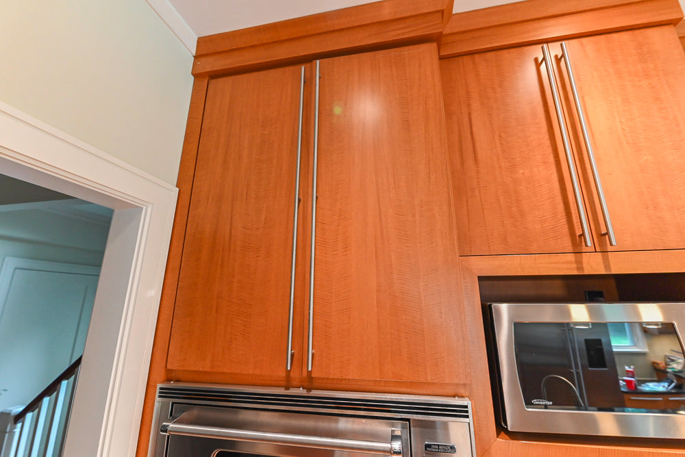 Custom Transitional Kitchen with Island, Granite Countertops and Complete Appliance Package