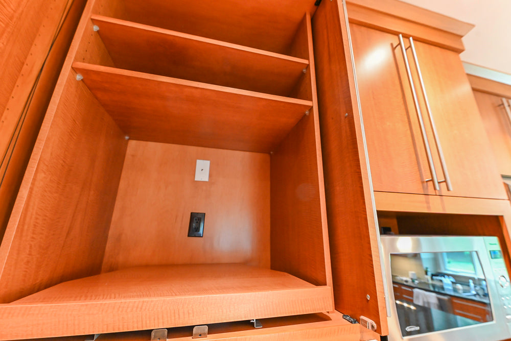 Custom Transitional Kitchen with Island, Granite Countertops and Complete Appliance Package