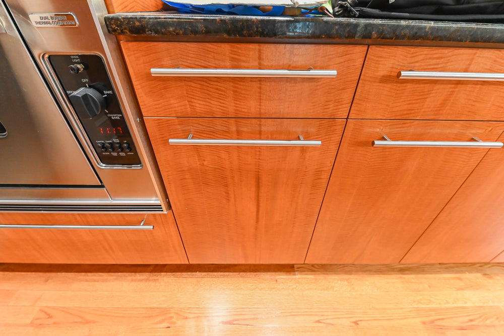 Custom Transitional Kitchen with Island, Granite Countertops and Complete Appliance Package