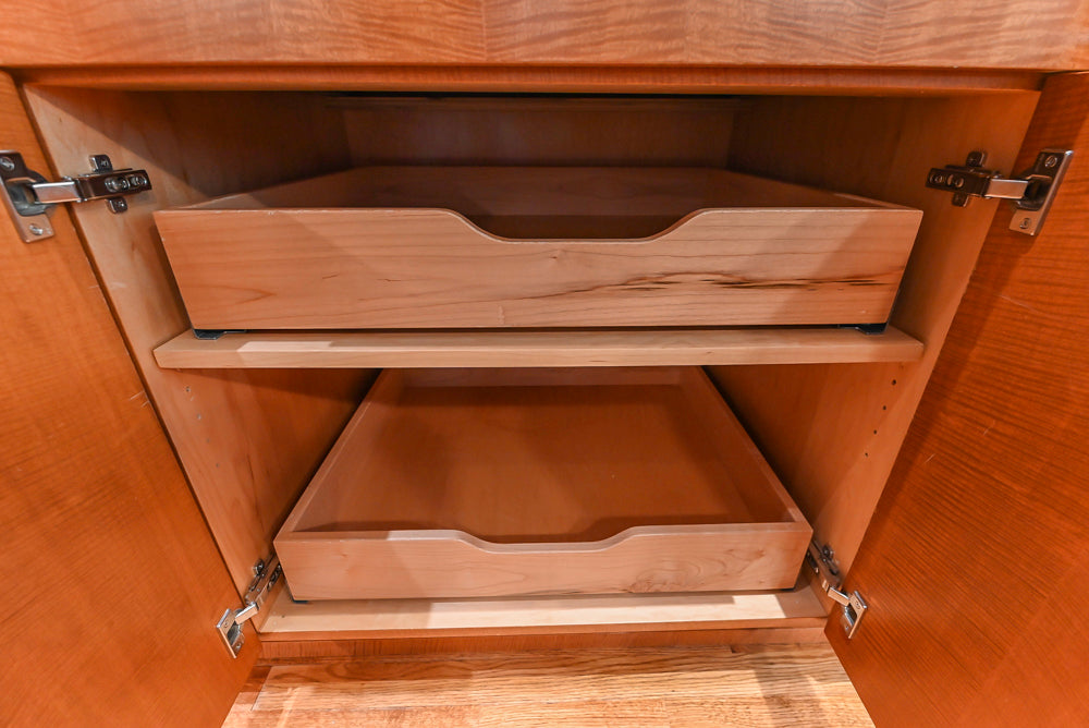 Custom Transitional Kitchen with Island, Granite Countertops and Complete Appliance Package