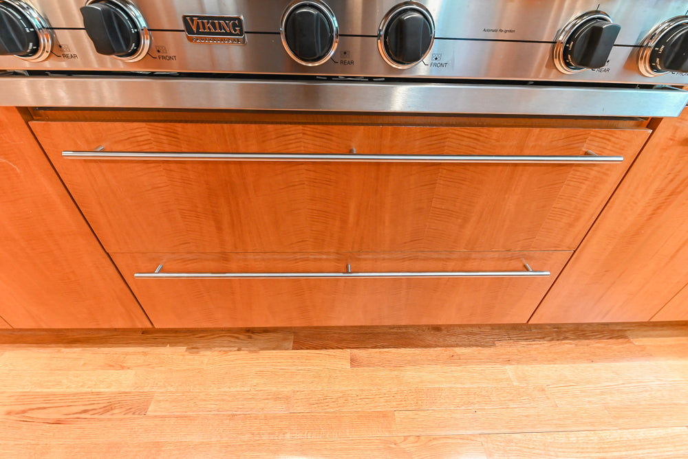 Custom Transitional Kitchen with Island, Granite Countertops and Complete Appliance Package