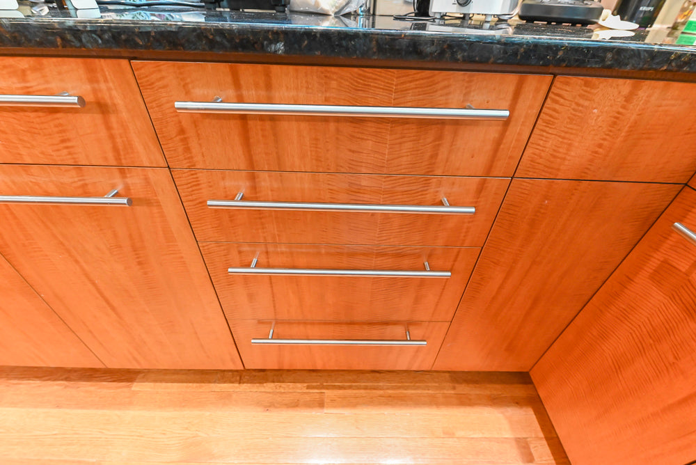 Custom Transitional Kitchen with Island, Granite Countertops and Complete Appliance Package