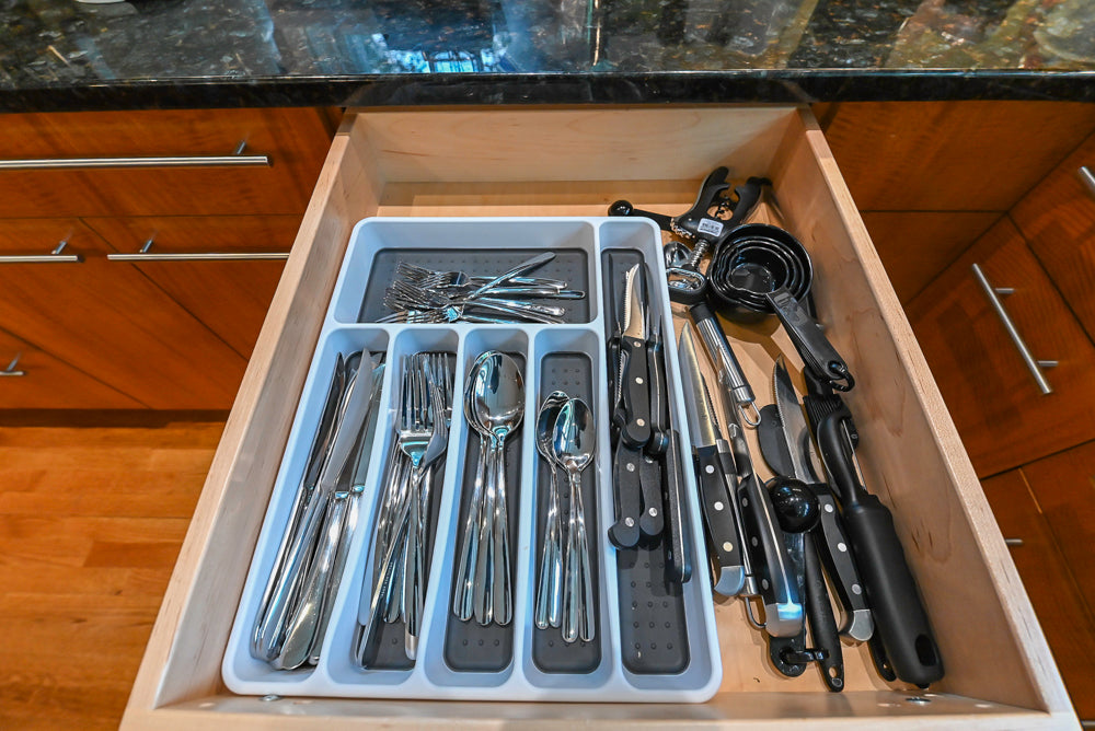 Custom Transitional Kitchen with Island, Granite Countertops and Complete Appliance Package