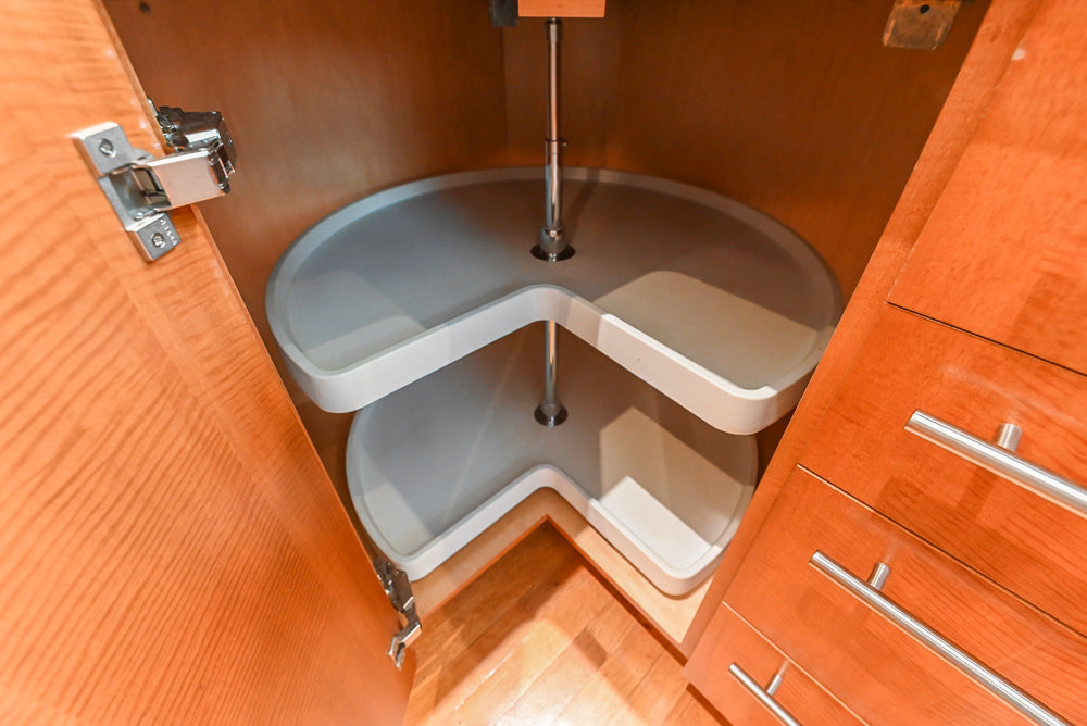 Custom Transitional Kitchen with Island, Granite Countertops and Complete Appliance Package