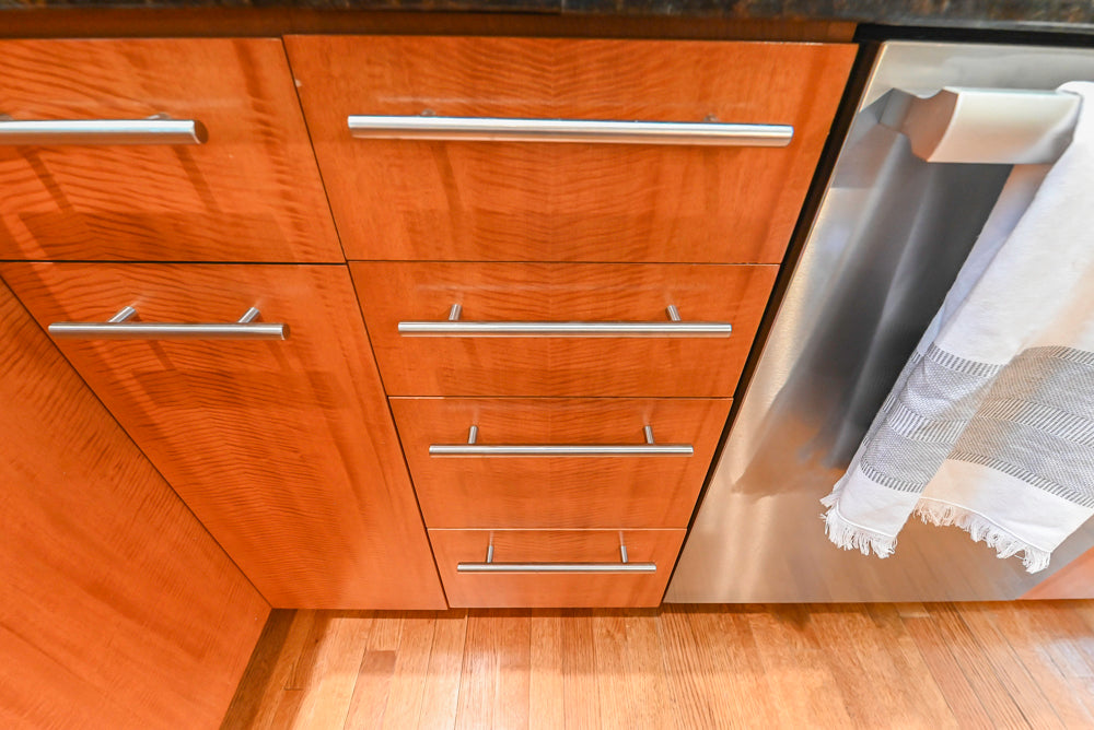 Custom Transitional Kitchen with Island, Granite Countertops and Complete Appliance Package