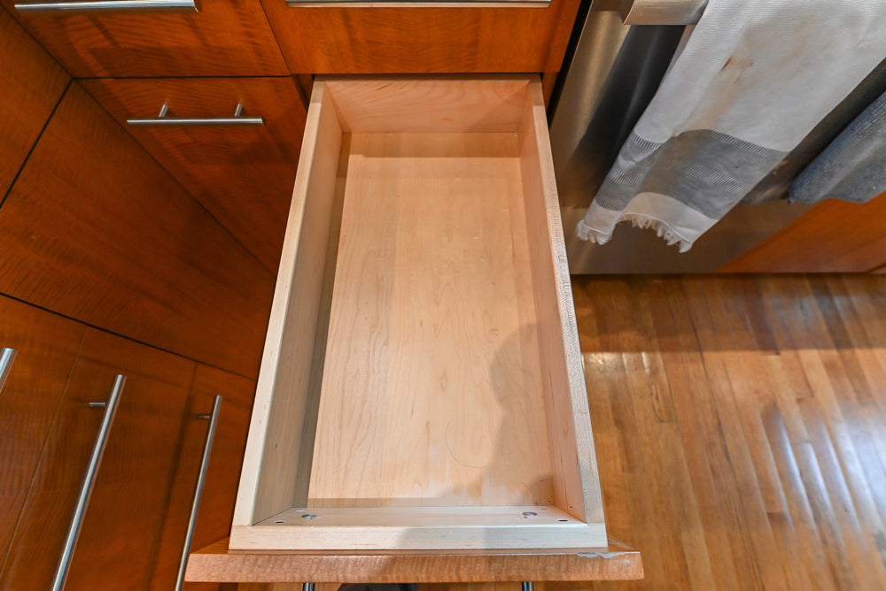 Custom Transitional Kitchen with Island, Granite Countertops and Complete Appliance Package