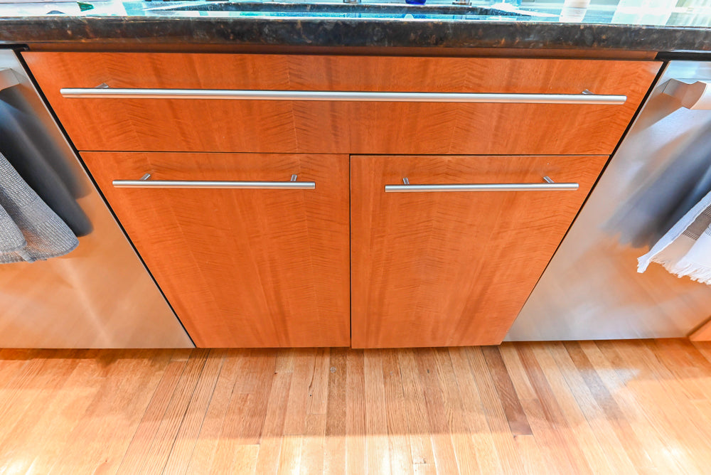 Custom Transitional Kitchen with Island, Granite Countertops and Complete Appliance Package