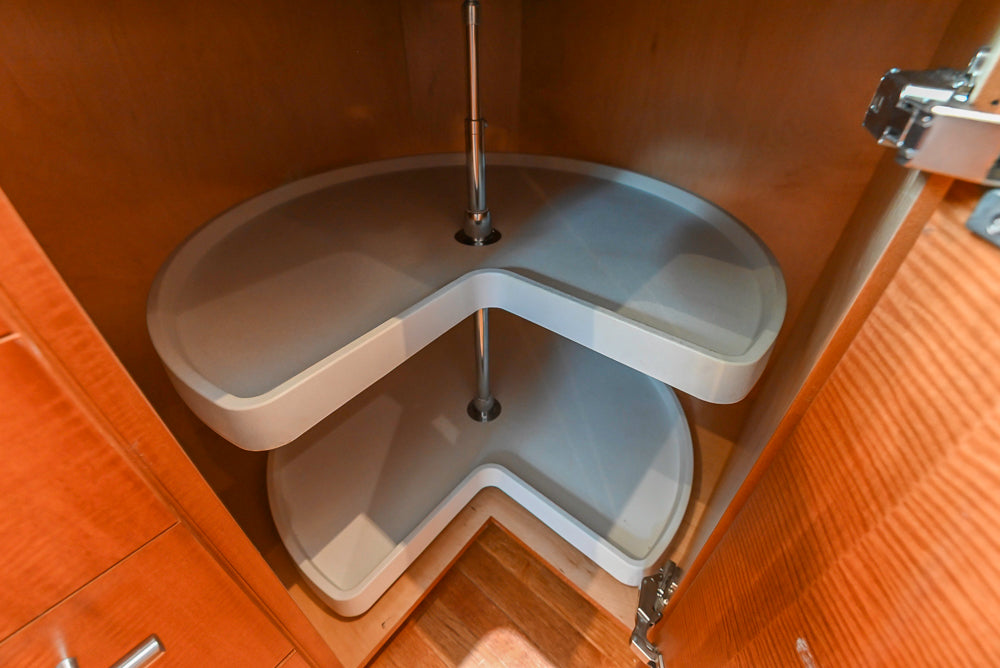 Custom Transitional Kitchen with Island, Granite Countertops and Complete Appliance Package