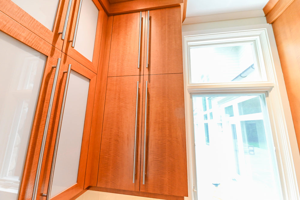 Custom Transitional Kitchen with Island, Granite Countertops and Complete Appliance Package