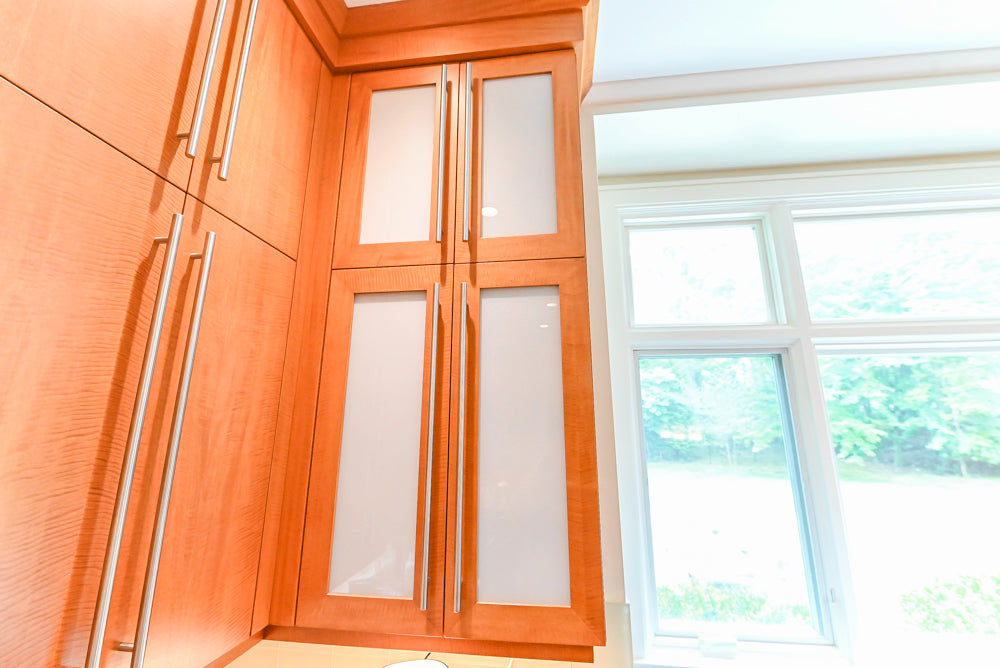 Custom Transitional Kitchen with Island, Granite Countertops and Complete Appliance Package