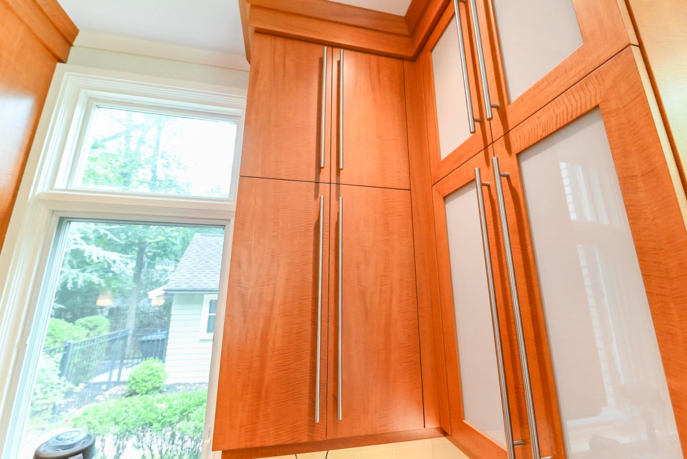 Custom Transitional Kitchen with Island, Granite Countertops and Complete Appliance Package