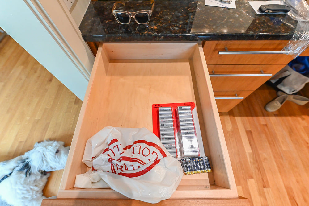 Custom Transitional Kitchen with Island, Granite Countertops and Complete Appliance Package