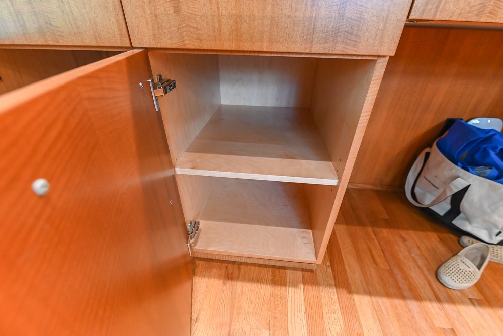 Custom Transitional Kitchen with Island, Granite Countertops and Complete Appliance Package