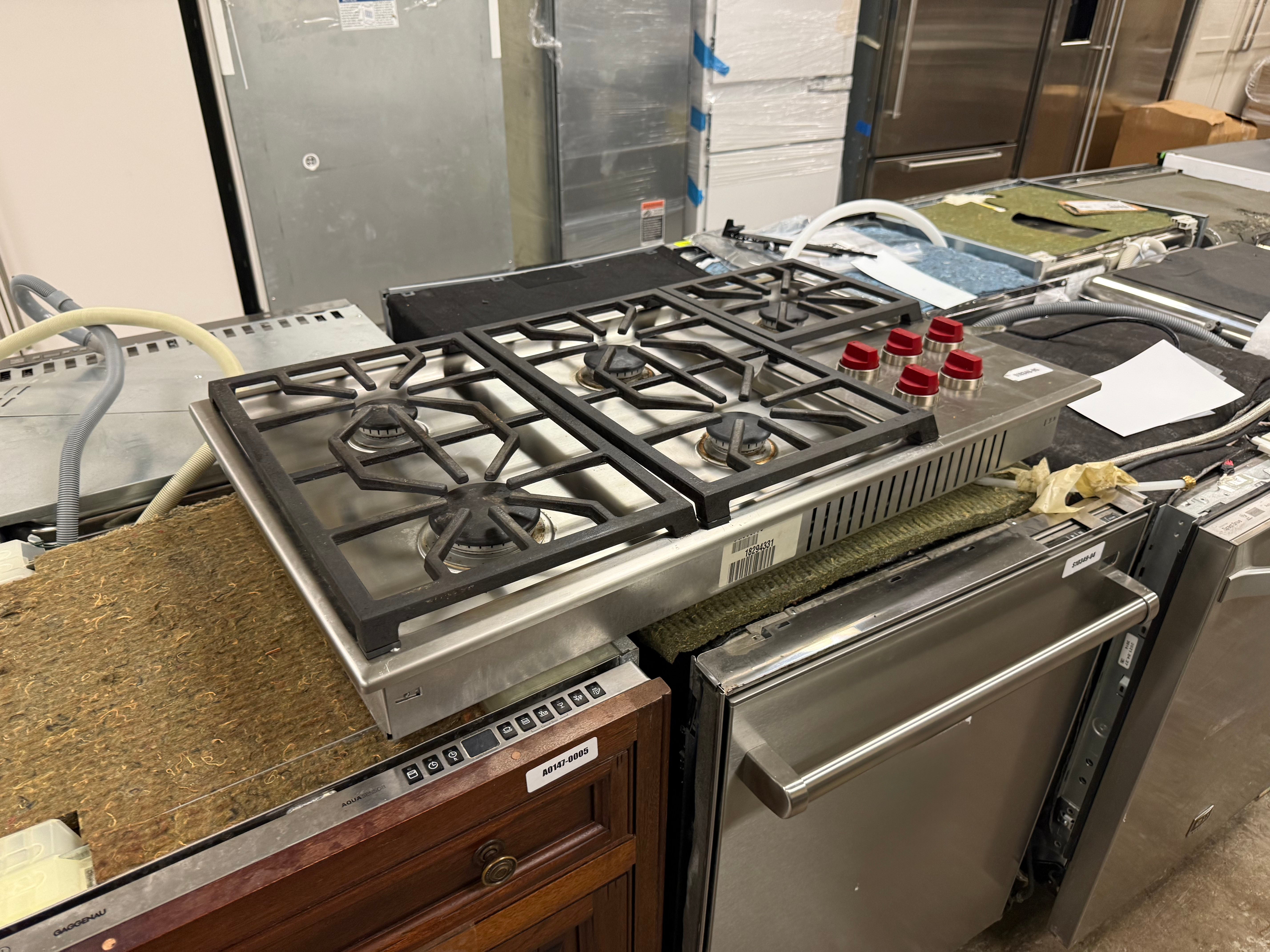 Wolf CG365P/S 36" Stainless Steel Gas Cooktop, Pre-Owned