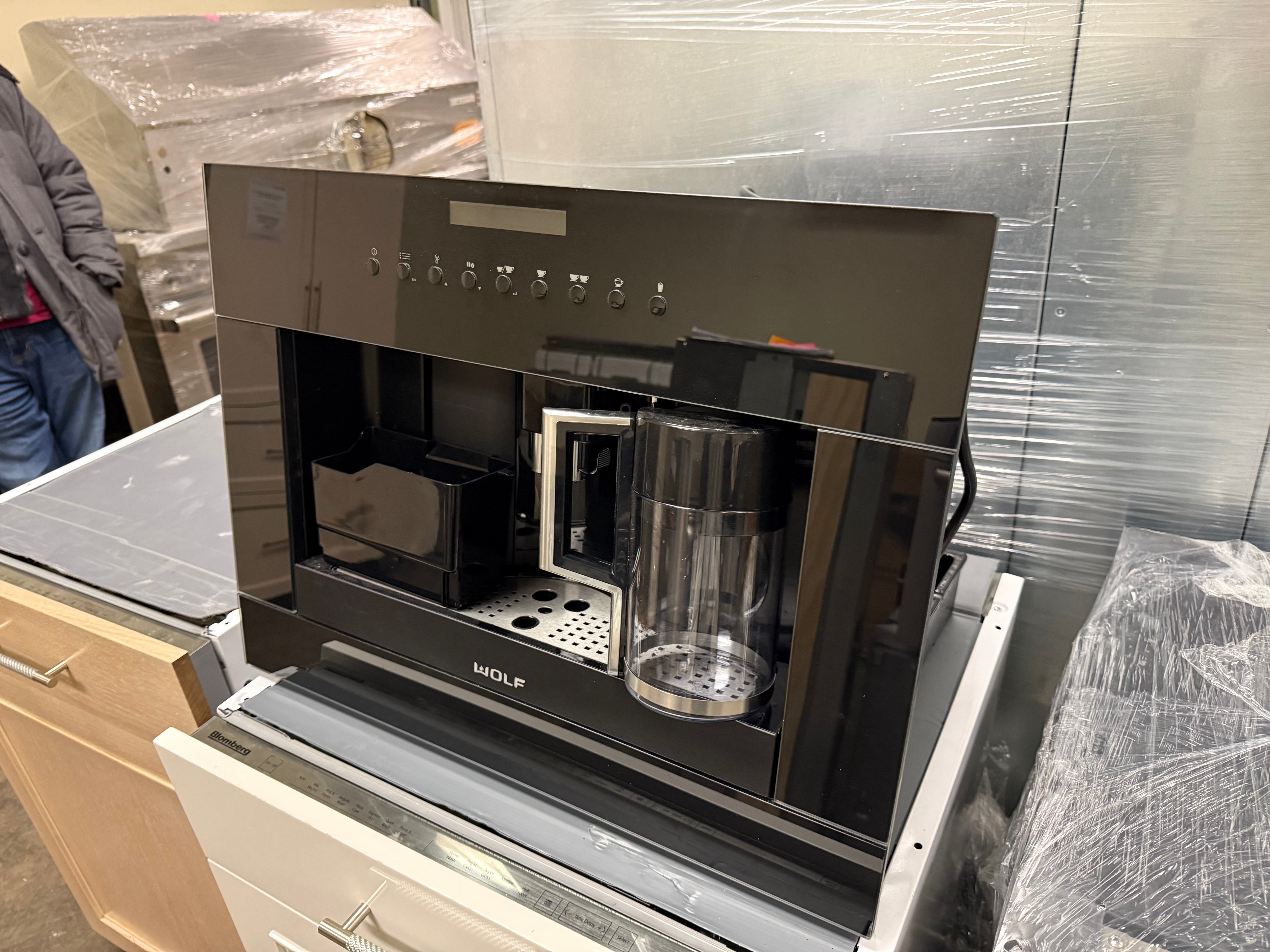 Wolf EC24B 24" Black Built-In Coffee Machine