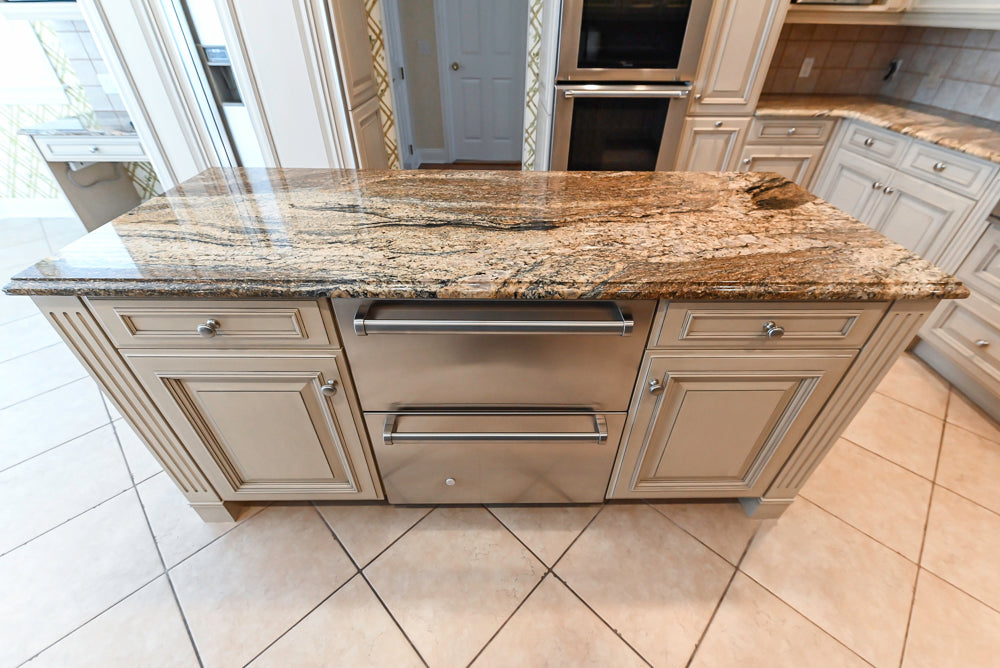 Seimatic Traditional Light Beige Kitchen with Island, Granite Countertops and Appliances