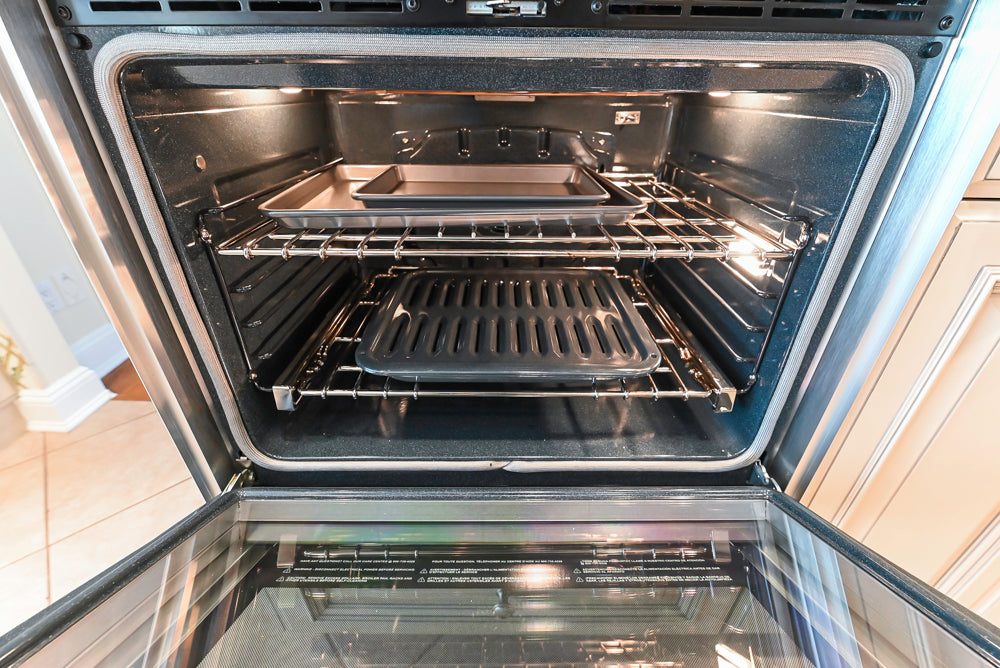 Seimatic Traditional Light Beige Kitchen with Island, Granite Countertops and Appliances