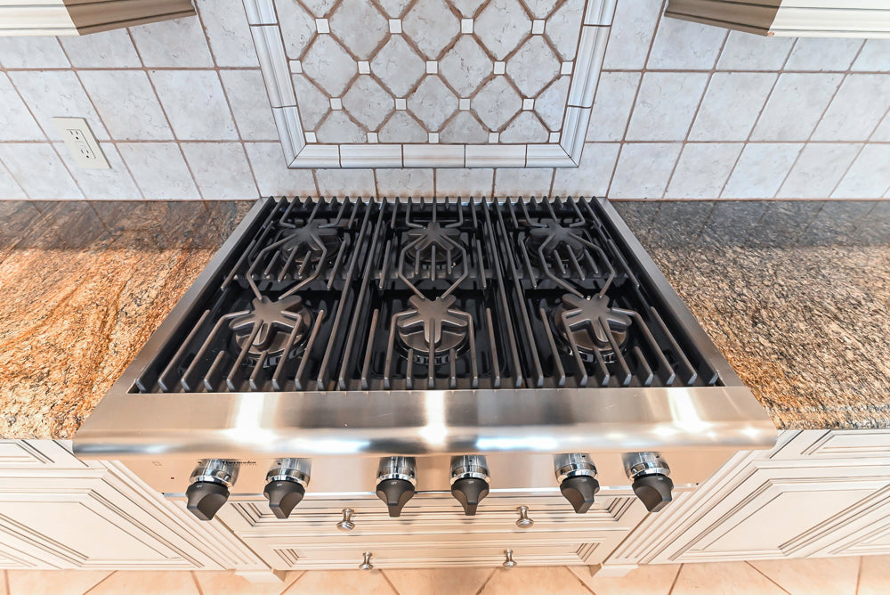 Seimatic Traditional Light Beige Kitchen with Island, Granite Countertops and Appliances