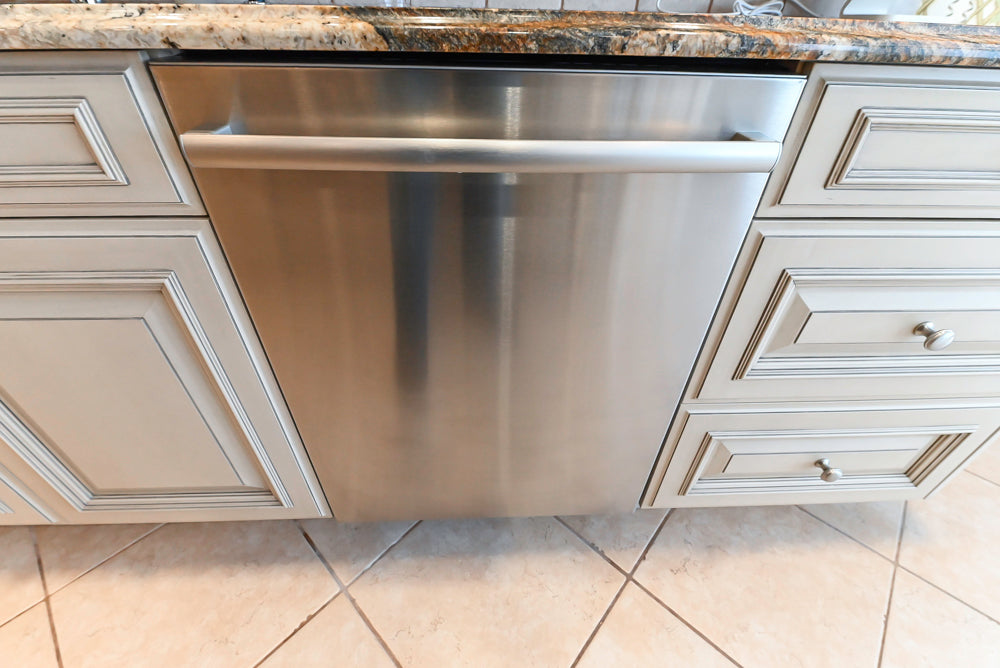 Seimatic Traditional Light Beige Kitchen with Island, Granite Countertops and Appliances