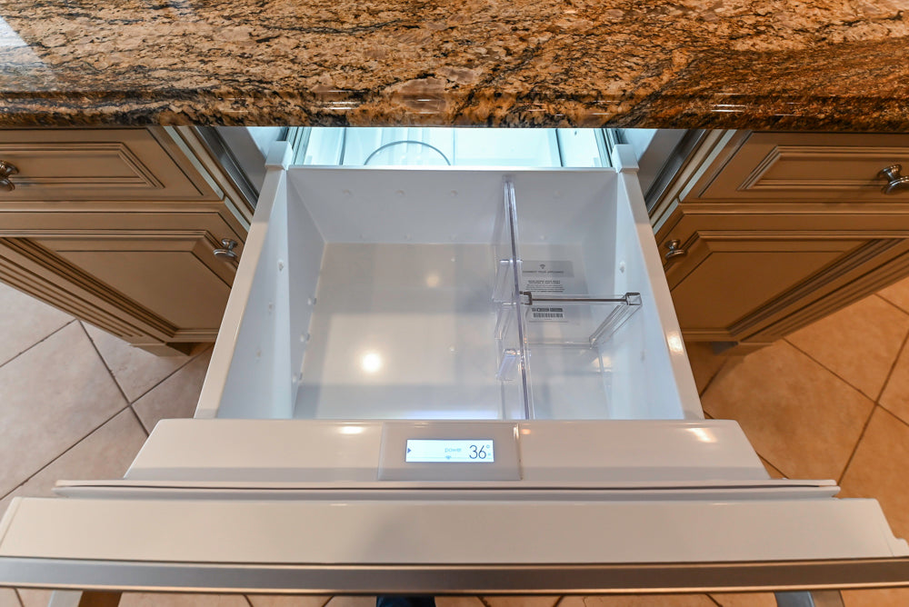 Seimatic Traditional Light Beige Kitchen with Island, Granite Countertops and Appliances