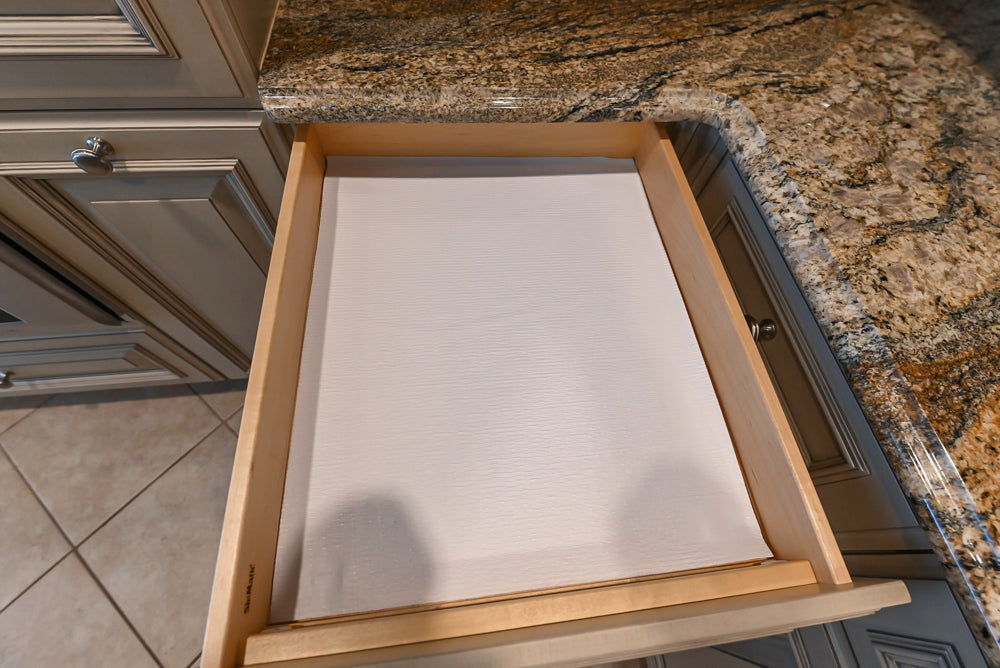 Seimatic Traditional Light Beige Kitchen with Island, Granite Countertops and Appliances