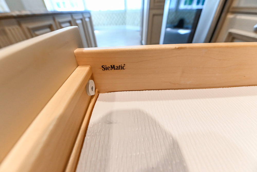 Seimatic Traditional Light Beige Kitchen with Island, Granite Countertops and Appliances