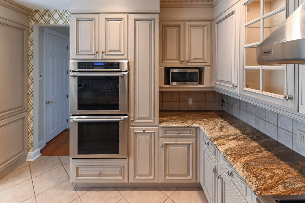 Seimatic Traditional Light Beige Kitchen with Island, Granite Countertops and Appliances