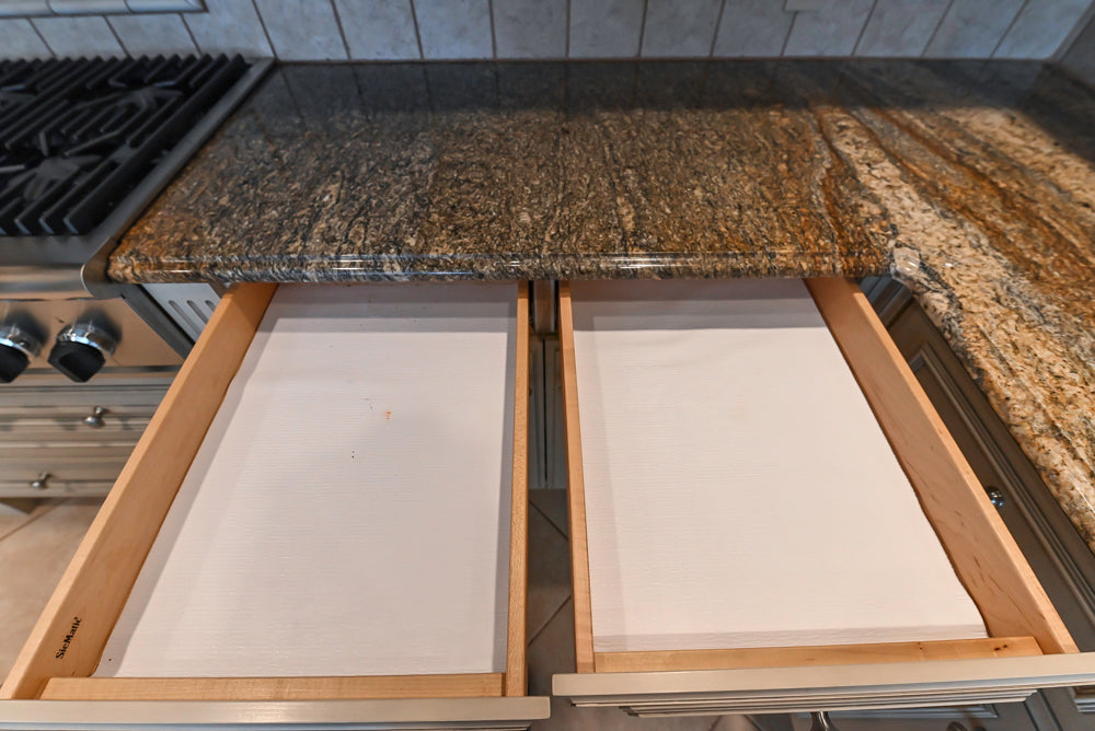 Seimatic Traditional Light Beige Kitchen with Island, Granite Countertops and Appliances