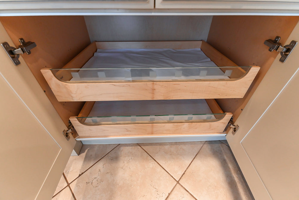 Seimatic Traditional Light Beige Kitchen with Island, Granite Countertops and Appliances