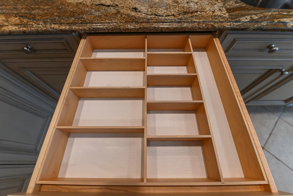 Seimatic Traditional Light Beige Kitchen with Island, Granite Countertops and Appliances