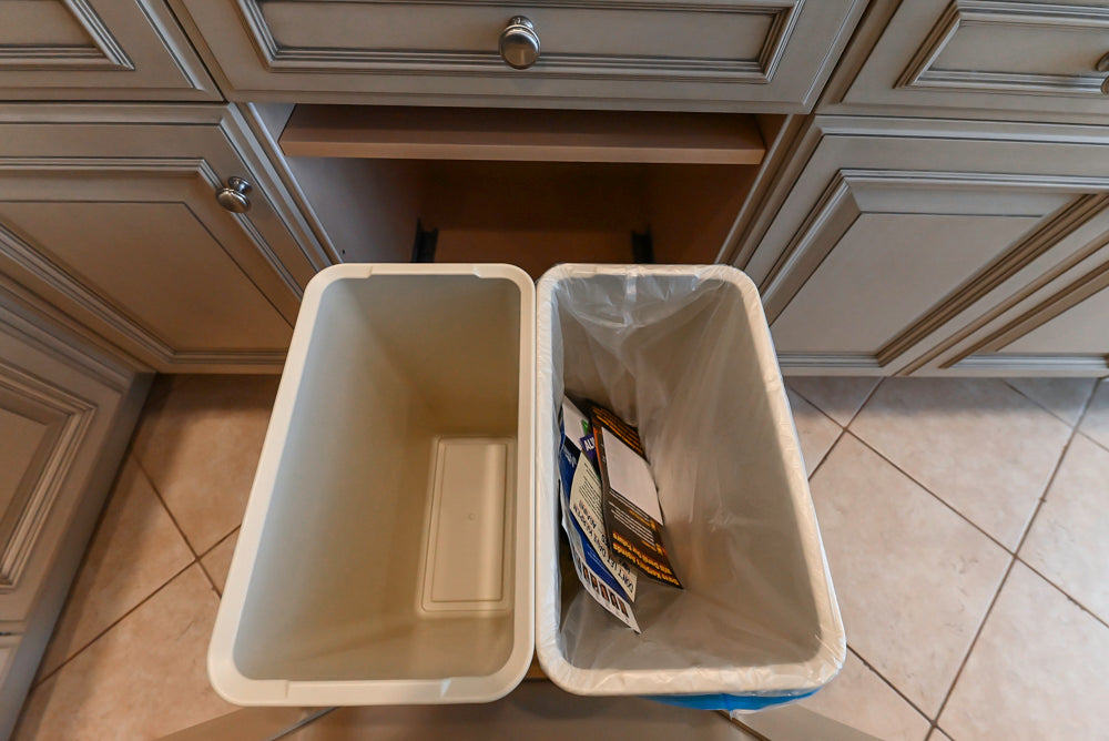 Seimatic Traditional Light Beige Kitchen with Island, Granite Countertops and Appliances