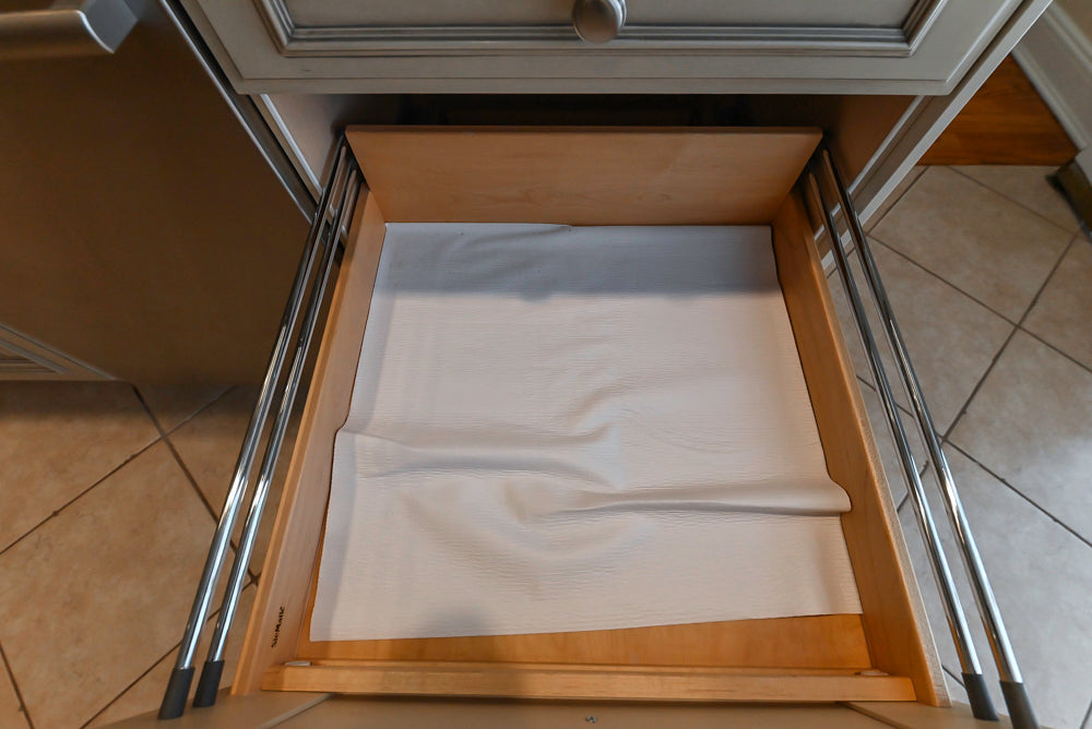 Seimatic Traditional Light Beige Kitchen with Island, Granite Countertops and Appliances