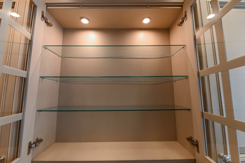 Seimatic Traditional Light Beige Kitchen with Island, Granite Countertops and Appliances