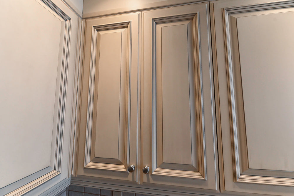 Seimatic Traditional Light Beige Kitchen with Island, Granite Countertops and Appliances