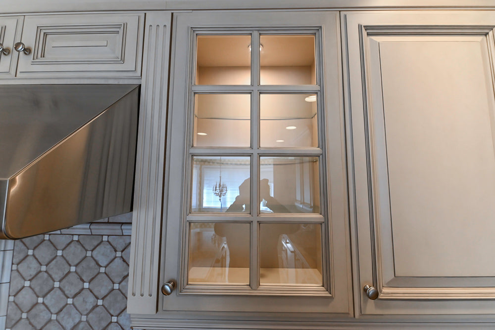 Seimatic Traditional Light Beige Kitchen with Island, Granite Countertops and Appliances