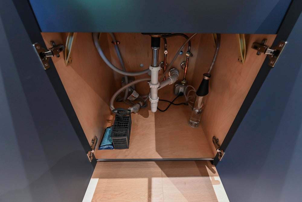 Rein & Jac Transitional Navy & Natural Wood Toned U-Shaped Bar with Marble Countertops, Sink and Faucet