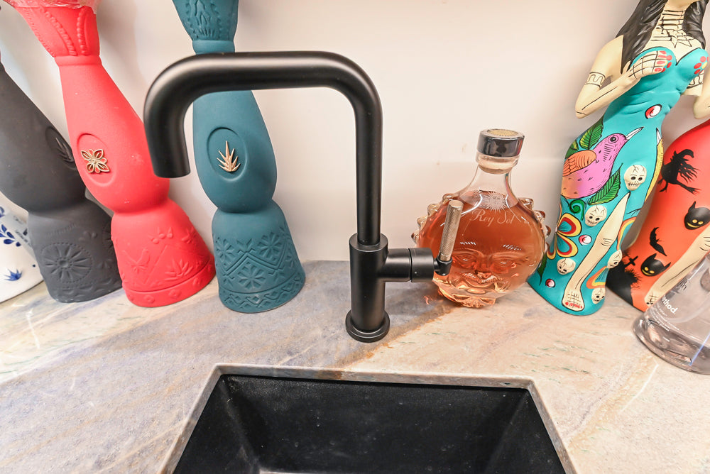 Rein & Jac Transitional Navy & Natural Wood Toned U-Shaped Bar with Marble Countertops, Sink and Faucet