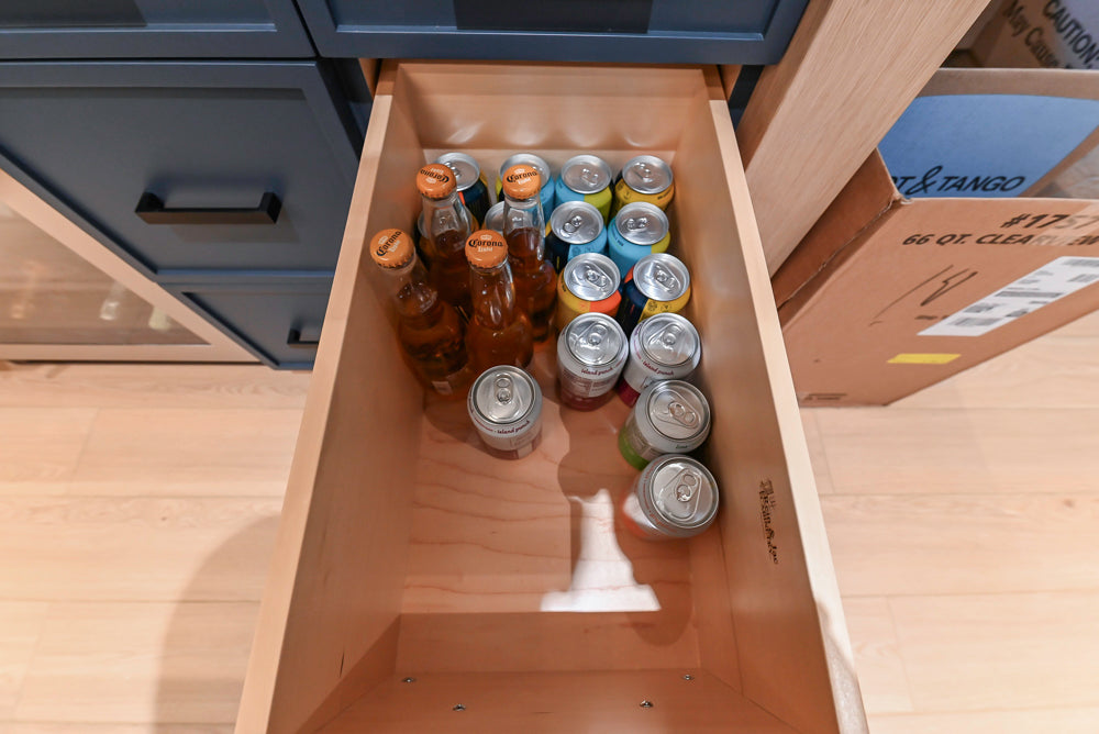 Rein & Jac Transitional Navy & Natural Wood Toned U-Shaped Bar with Marble Countertops, Sink and Faucet