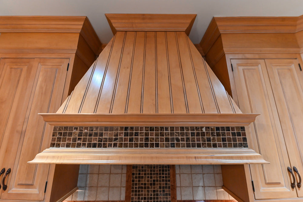 Quality Custom Traditional Natural Wooden Kitchen with Island and Appliances