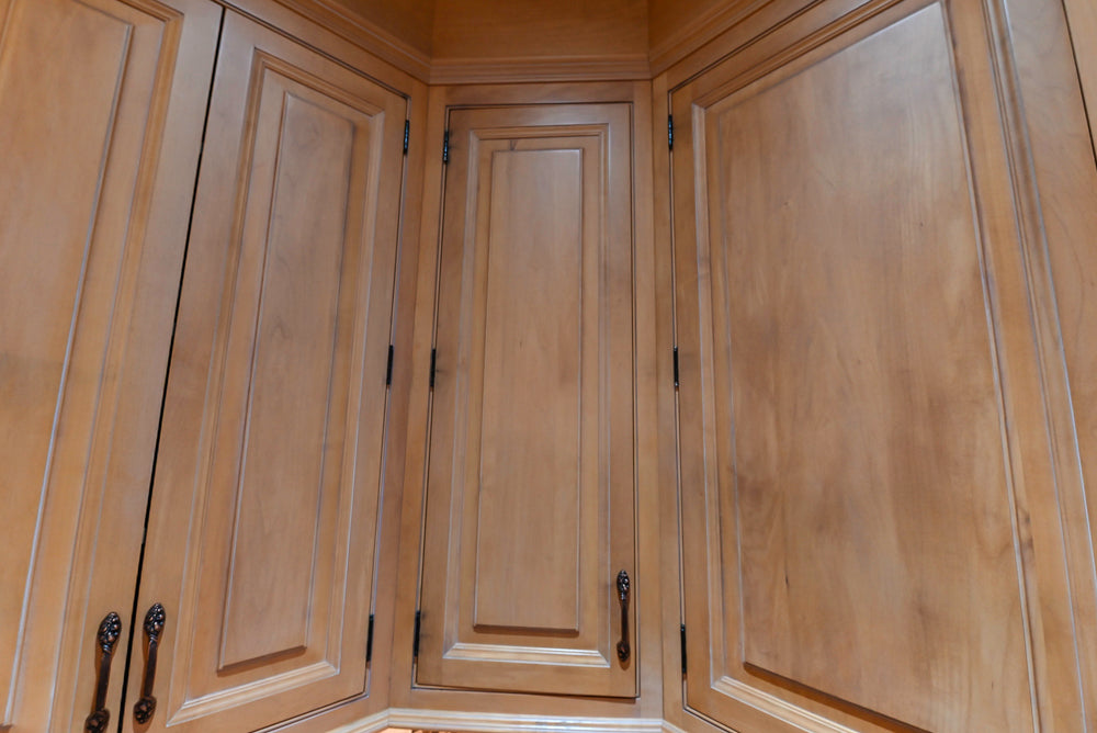 Quality Custom Traditional Natural Wooden Kitchen with Island and Appliances