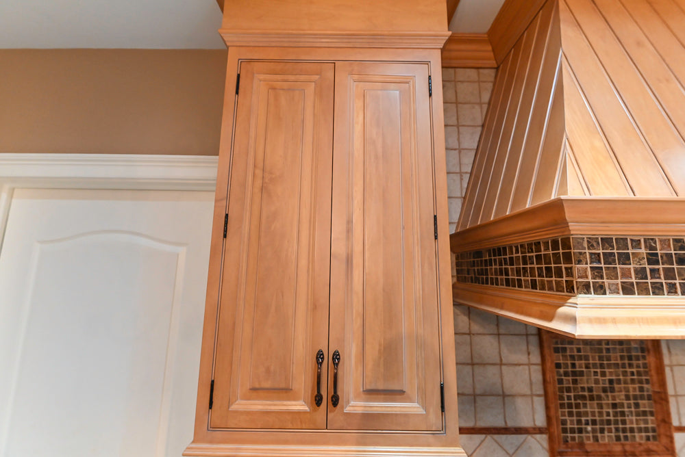 Quality Custom Traditional Natural Wooden Kitchen with Island and Appliances