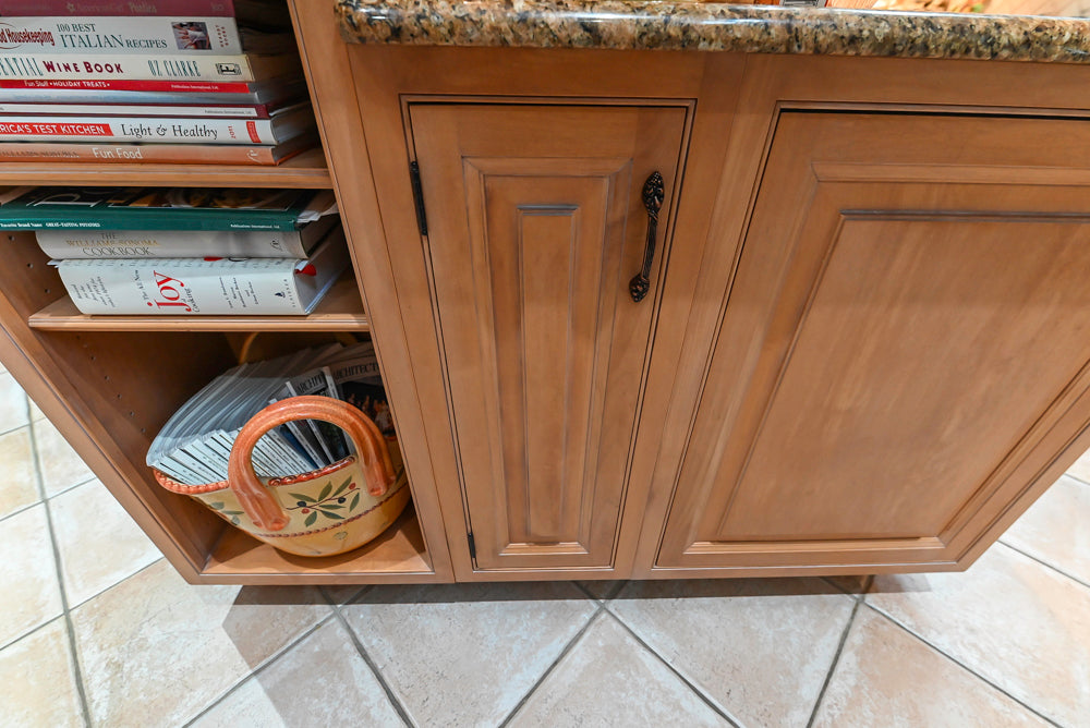 Quality Custom Traditional Natural Wooden Kitchen with Island and Appliances