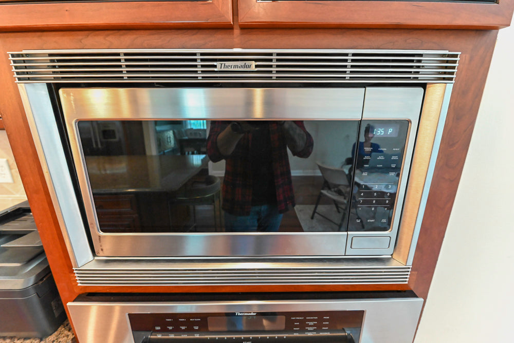 Pennville Traditional Wooden Kitchen with Granite Countertops and Thermador Appliances