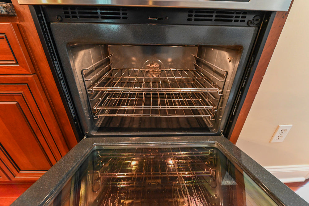 Pennville Traditional Wooden Kitchen with Granite Countertops and Thermador Appliances