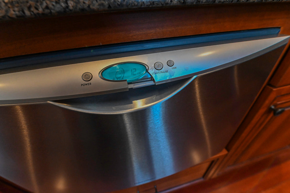 Pennville Traditional Wooden Kitchen with Granite Countertops and Thermador Appliances