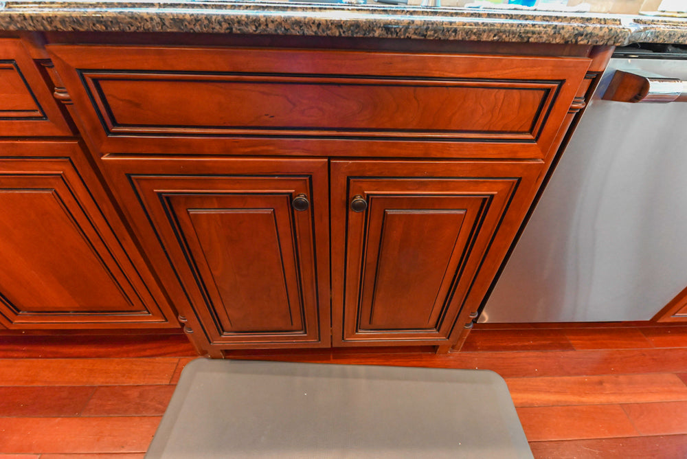 Pennville Traditional Wooden Kitchen with Granite Countertops and Thermador Appliances