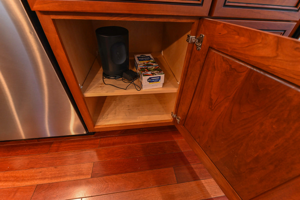 Pennville Traditional Wooden Kitchen with Granite Countertops and Thermador Appliances